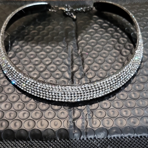 Jewelry - Elegant Silver Rhinestone Choker Necklace